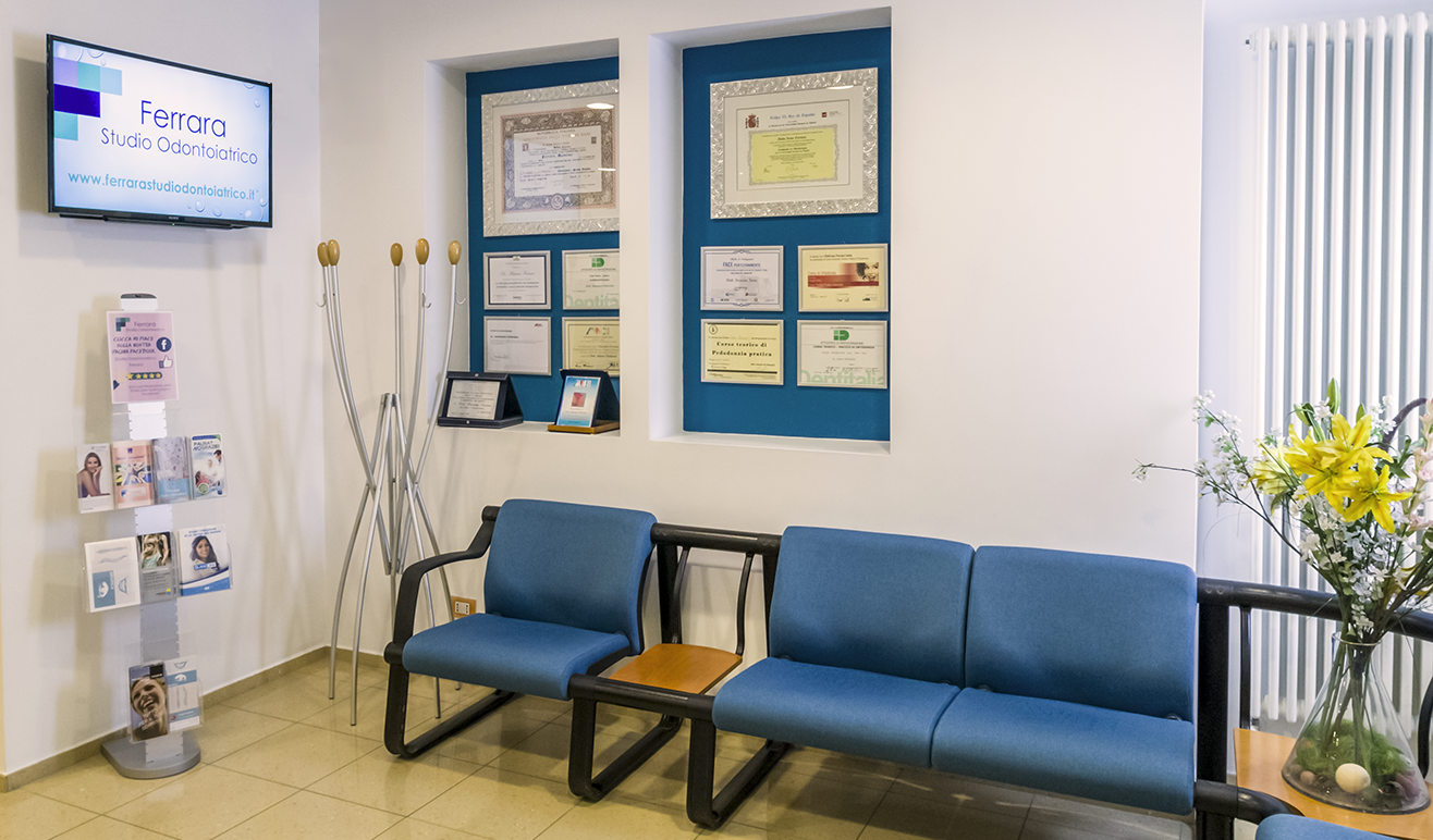 Studio Odontoiatrico Ferrara - Sala di attesa Bari